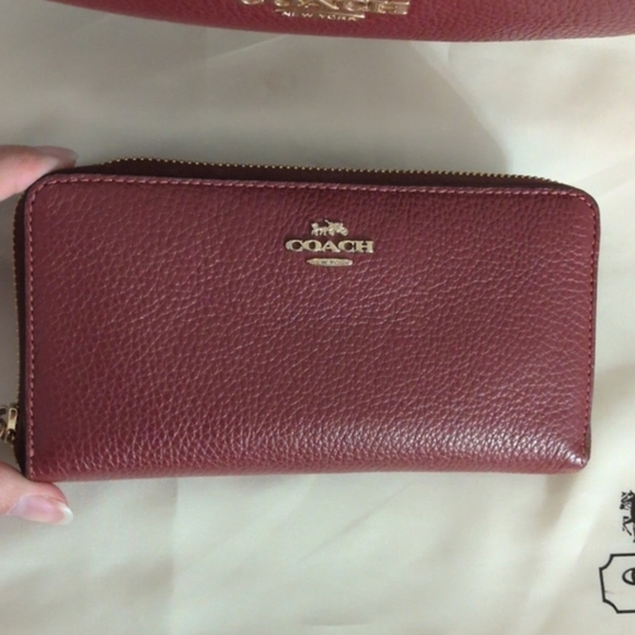Coach Mara Hobo Shoulder Bag And Wallet Set In Cherry Pebble Leather W/ Dustbag - Picture 11 of 15